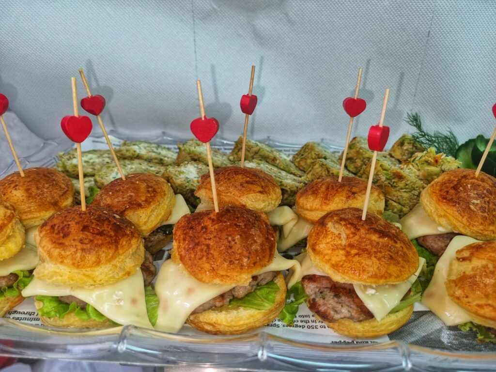 Фингър фууд кетъринг от KOKO FOODS – парти хапки, приготвени в Казанлък