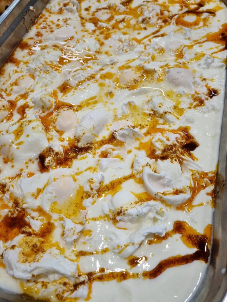 Яйца по панагюрски със сирене, кисело мляко и масло – от Koko Foods Казанлък