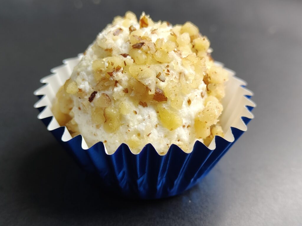 Топка от микс сирене в орехи – Koko Foods Казанлък